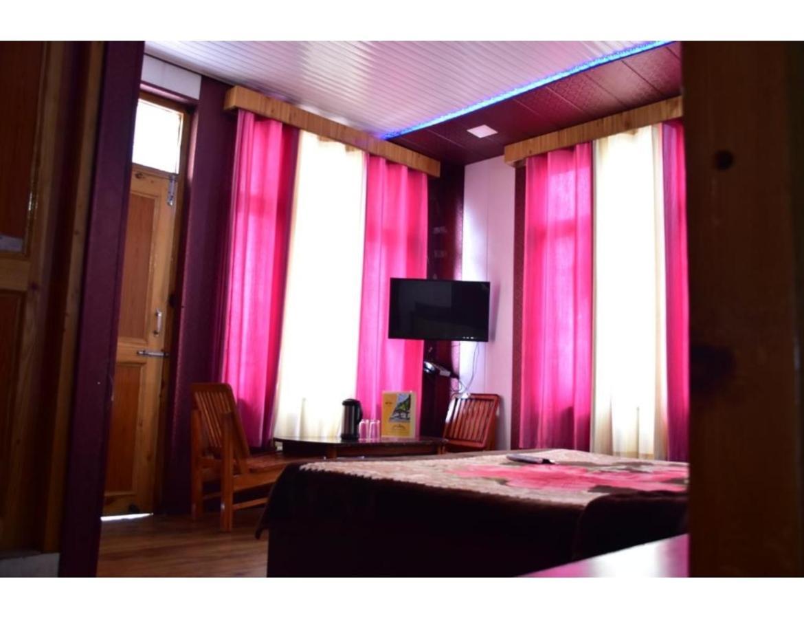 Hotel Peak View, Lahaul Sissu Exterior photo