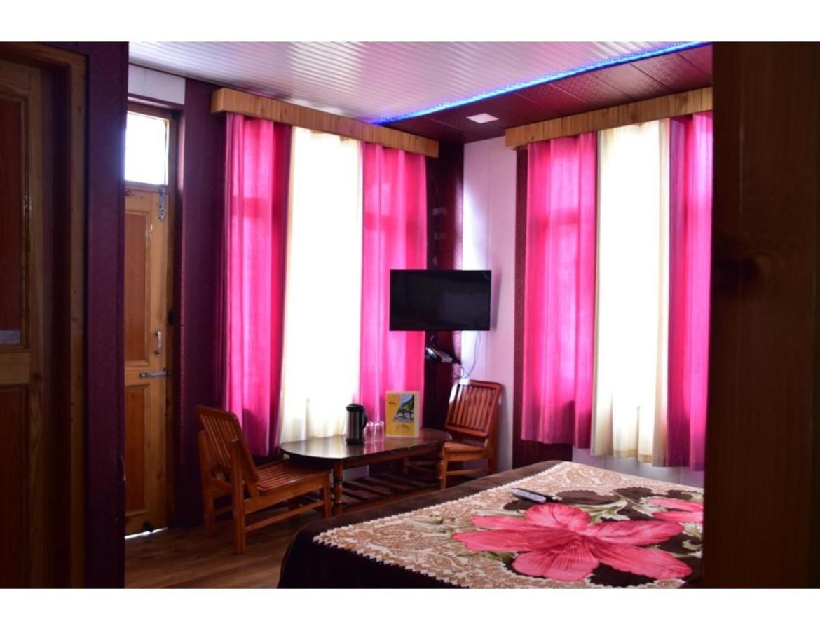 Hotel Peak View, Lahaul Sissu Exterior photo