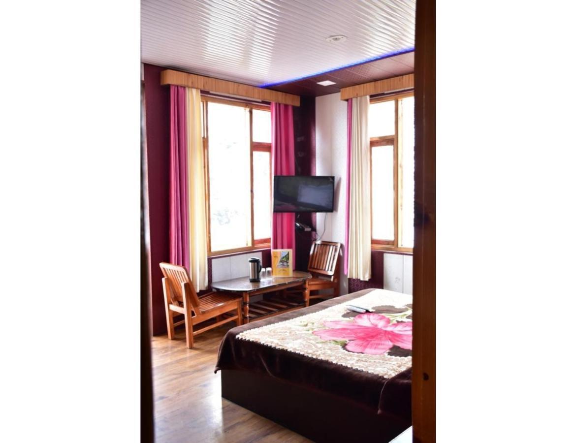Hotel Peak View, Lahaul Sissu Exterior photo